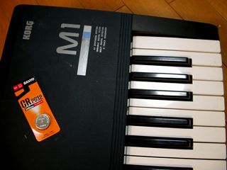 [KORG M1 and CR2032]